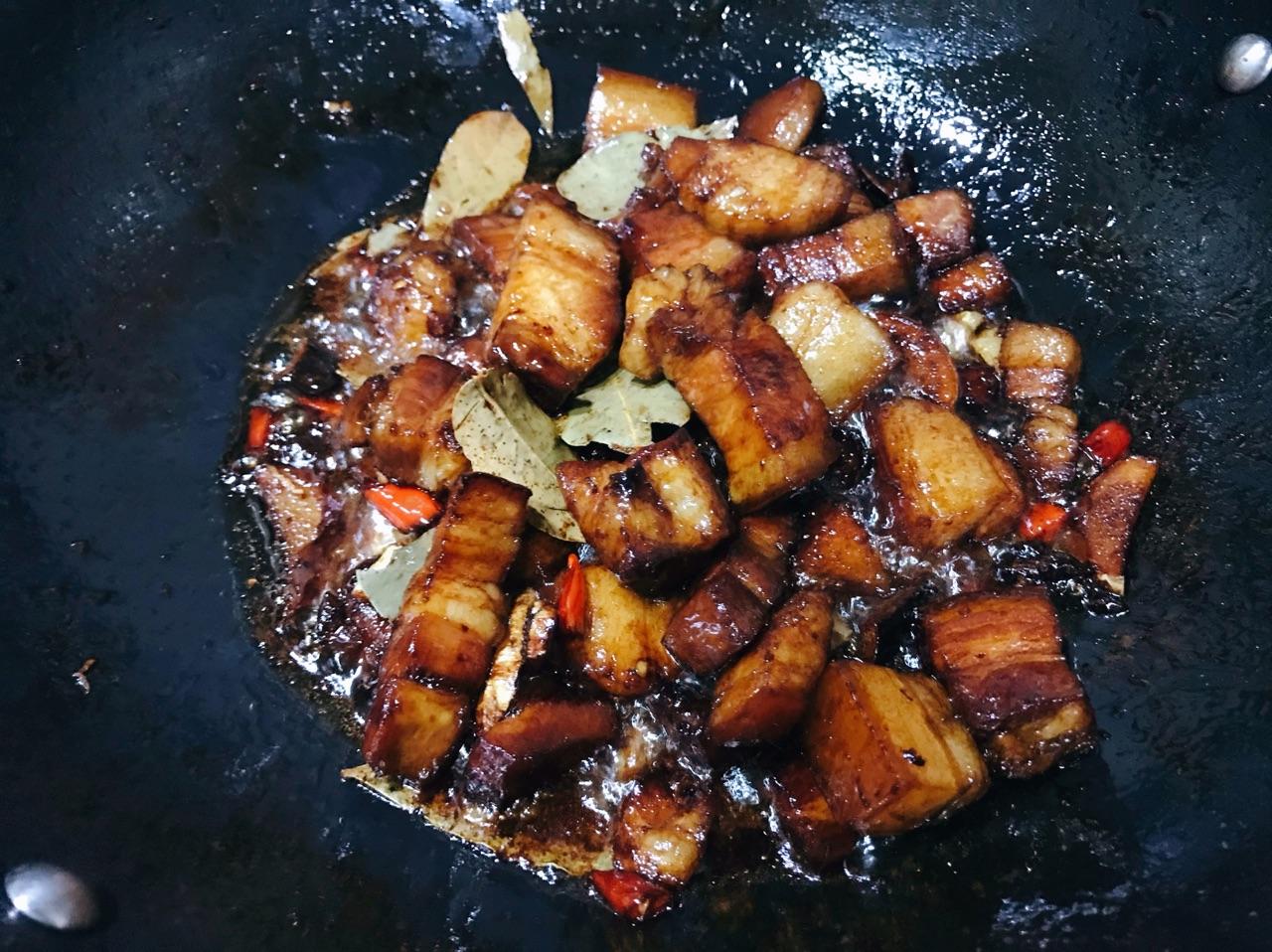 红烧肉简单做法视频(红烧肉的简单做法视频)